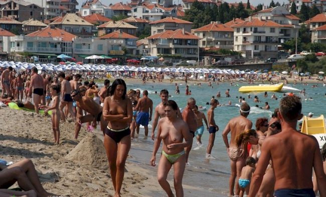 Nudism in Bulgaria - video on a nudist beach