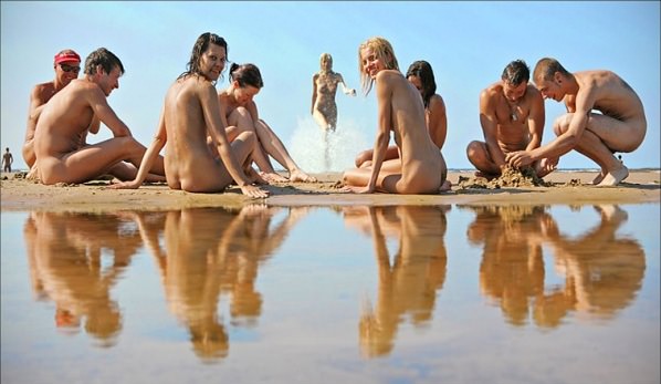 Selection of high-quality photos of nudists