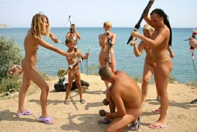 Purenudism photo - adults and young nudists play Indians